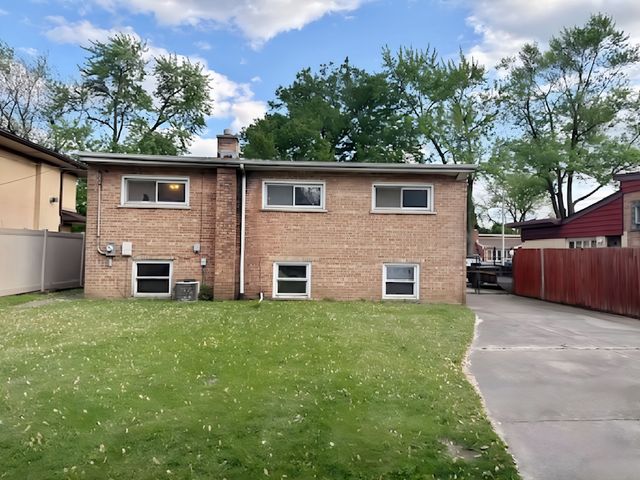 4024 W 106th Street, Oak Lawn, IL 60453