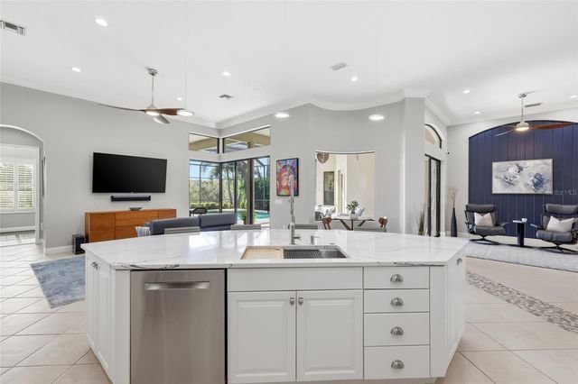 7060 WHITEMARSH CIRCLE, Lakewood Ranch, FL 34202