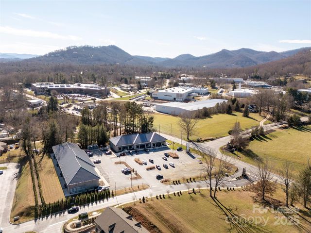 1874 Brevard Road 122 & 123, Arden, NC 28704