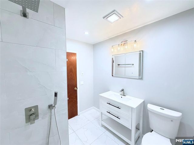 1229 Inwood Terrace, Fort Lee, NJ 07024