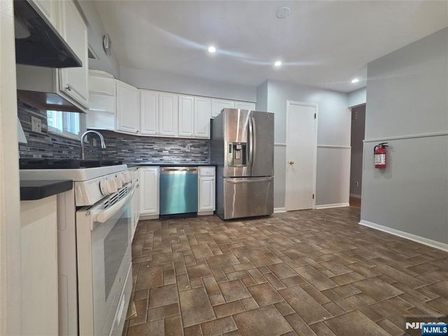 1229 Inwood Terrace, Fort Lee, NJ 07024