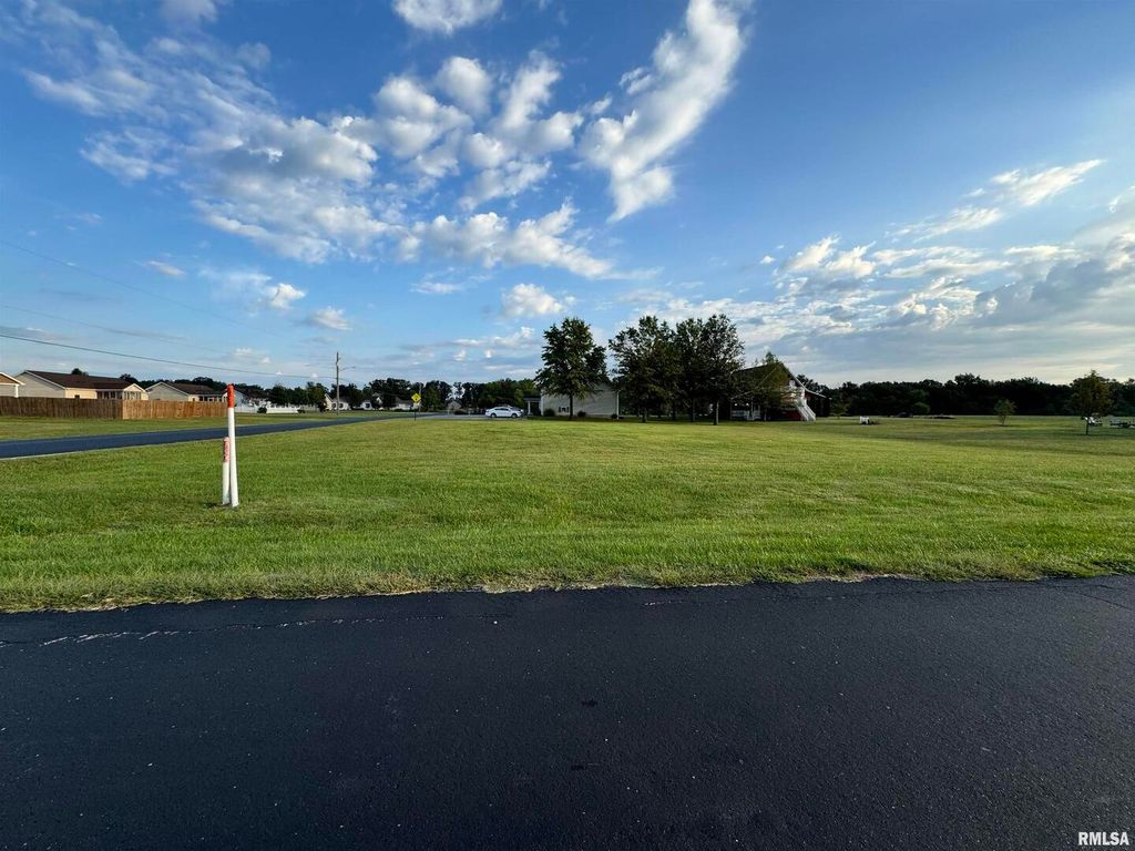 000 INDIAN Trail, Pinckneyville, IL 62274