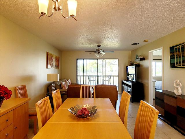 5147 WILLOW LINKS 18, Sarasota, FL 34235