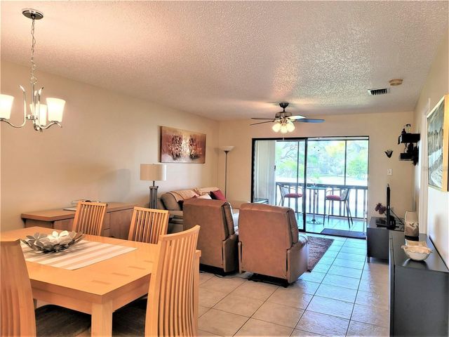 5147 WILLOW LINKS 18, Sarasota, FL 34235