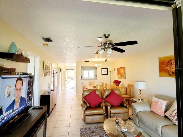 5147 WILLOW LINKS 18, Sarasota, FL 34235