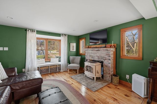 408 Central St, Rowley, MA 01969