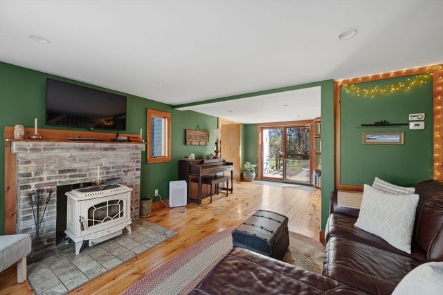 408 Central St, Rowley, MA 01969