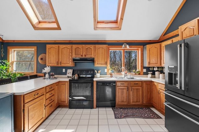 408 Central St, Rowley, MA 01969