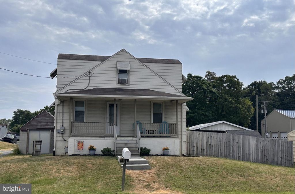 107 S JOHNSON ST, Harrisburg, PA 17112