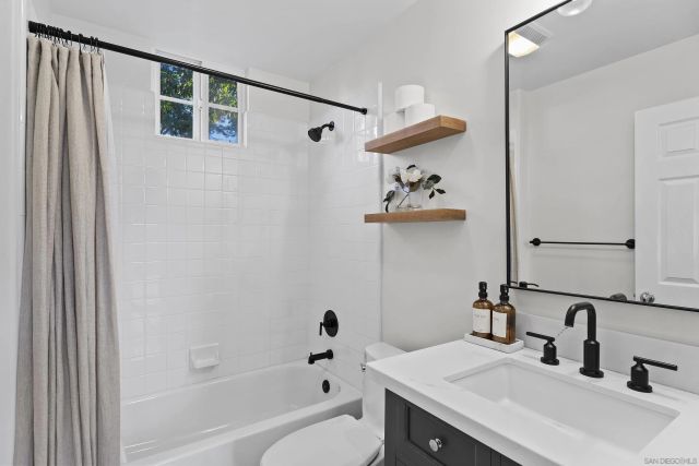 576 Samuel Court, Encinitas, CA 92024