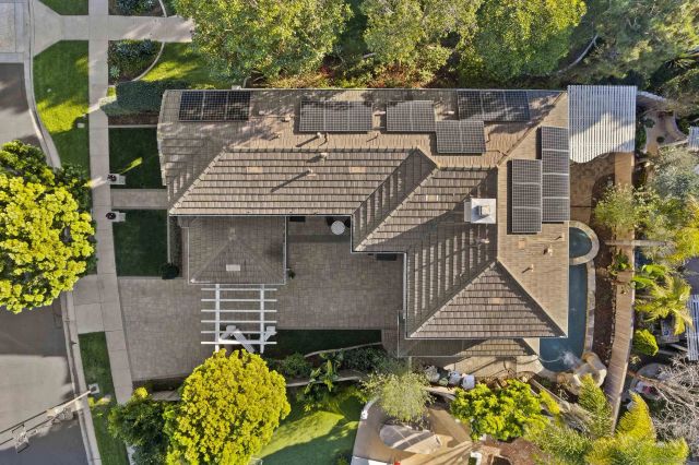 576 Samuel Court, Encinitas, CA 92024