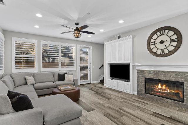 576 Samuel Court, Encinitas, CA 92024