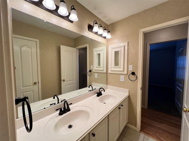 2005 Dawn Crest Court, League City, TX 77573