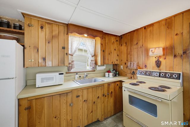 2 Hay Field Road, East Haddam, CT 06415