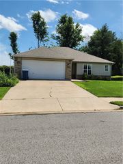 2603 SW 10th Street, Bentonville, AR 72712