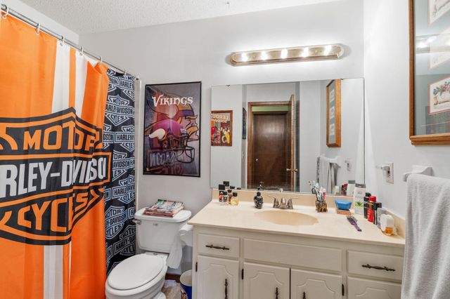 4222 Bridgewood Terrace, Vadnais Heights, MN 55127