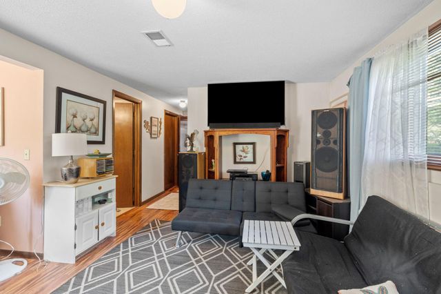 4222 Bridgewood Terrace, Vadnais Heights, MN 55127