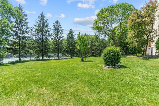 4222 Bridgewood Terrace, Vadnais Heights, MN 55127