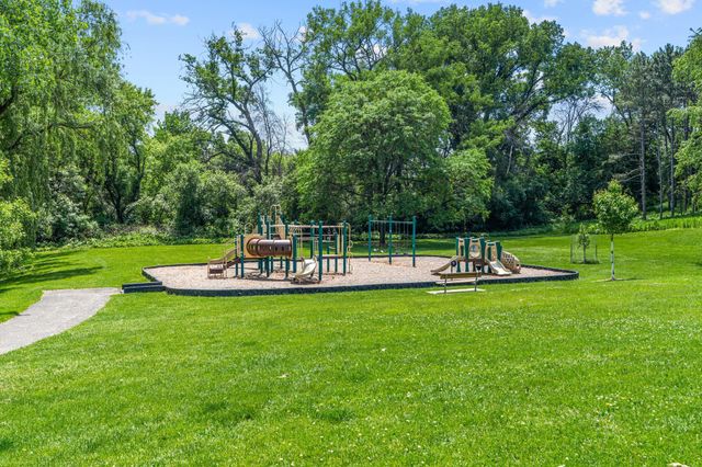 4222 Bridgewood Terrace, Vadnais Heights, MN 55127