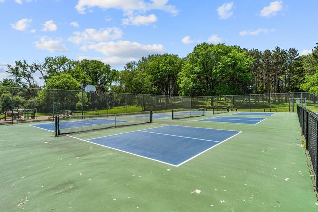 4222 Bridgewood Terrace, Vadnais Heights, MN 55127