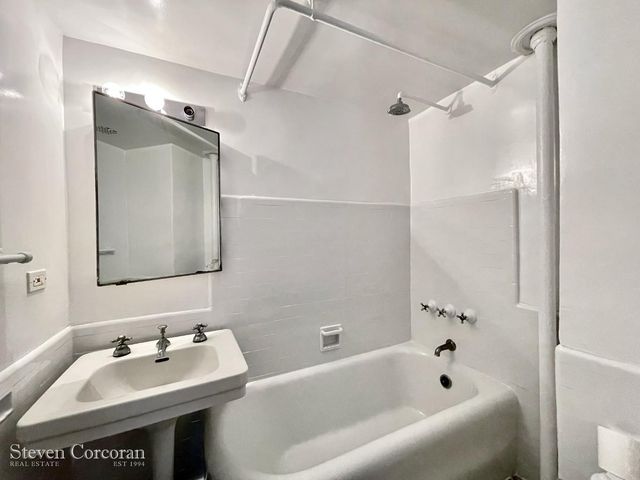 45 Tudor City Pl Apt 614, New York City, NY 10017