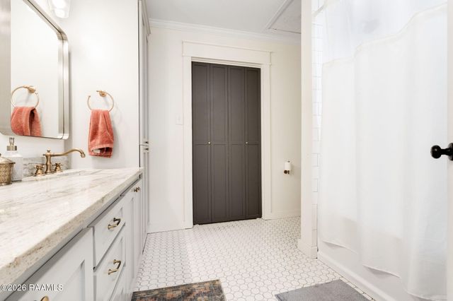 100 Clara Von Drive, Lafayette, LA 70503