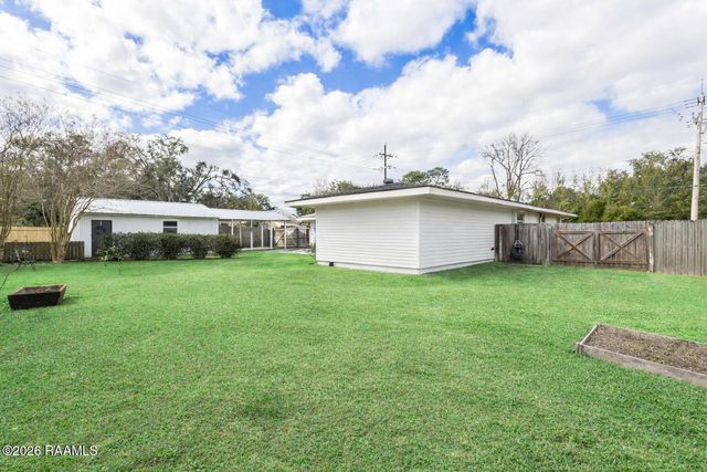 100 Clara Von Drive, Lafayette, LA 70503