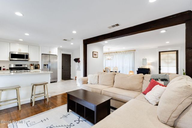 100 Clara Von Drive, Lafayette, LA 70503