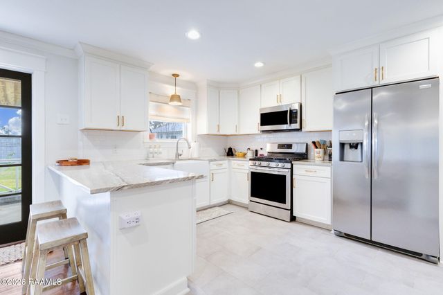 100 Clara Von Drive, Lafayette, LA 70503