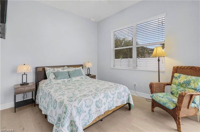 1004 33rd AVE, Cape Coral, FL 33993