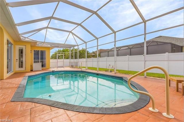 1004 33rd AVE, Cape Coral, FL 33993
