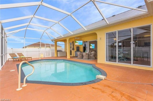 1004 33rd AVE, Cape Coral, FL 33993