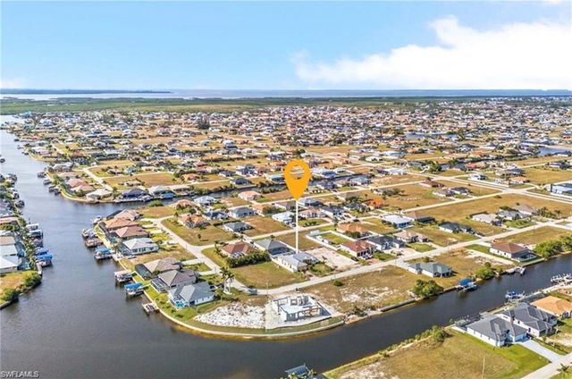 1004 33rd AVE, Cape Coral, FL 33993
