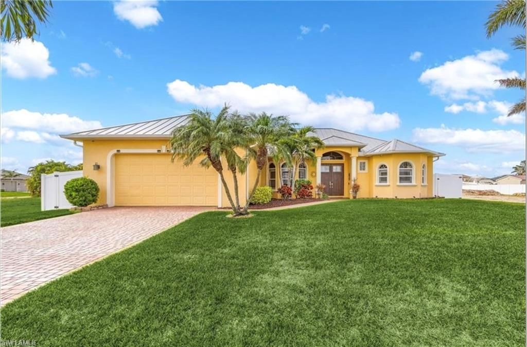 1004 33rd AVE, Cape Coral, FL 33993