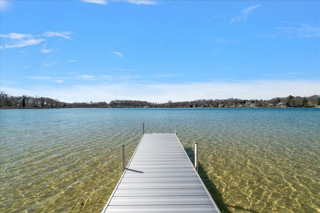 12475 Oakwood Shores Street, Wayland, MI 49348