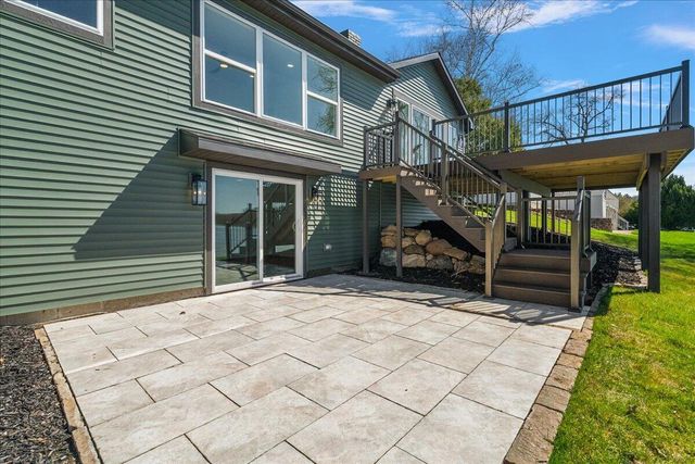12475 Oakwood Shores Street, Wayland, MI 49348