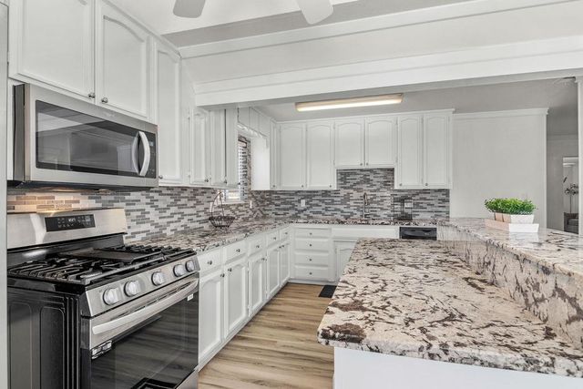 1521 Dezzani Ln, Modesto, CA 95358