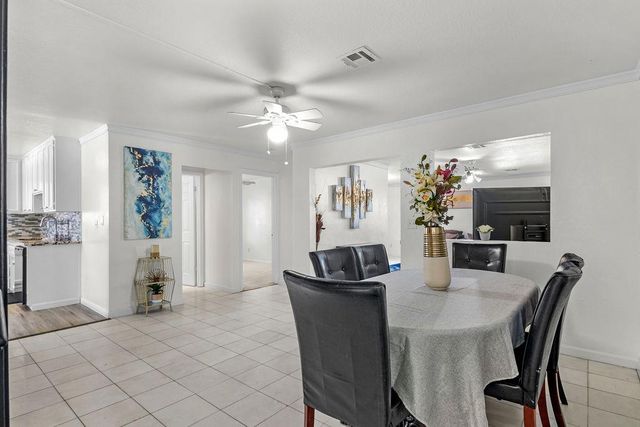 1521 Dezzani Ln, Modesto, CA 95358