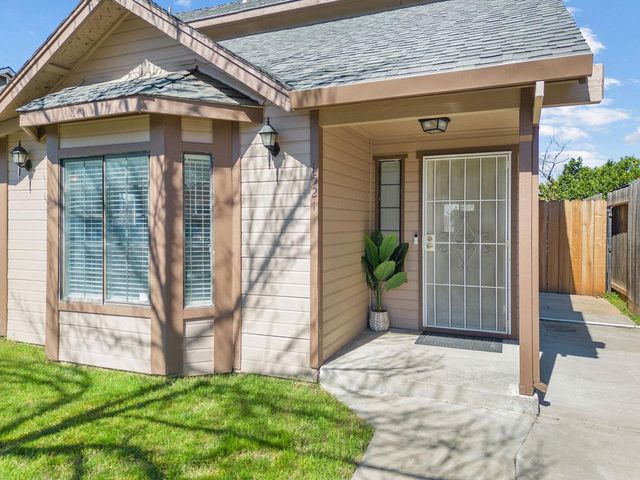 1521 Dezzani Ln, Modesto, CA 95358