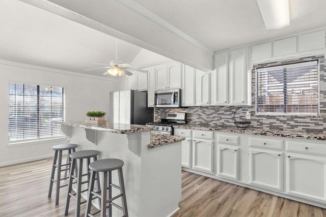 1521 Dezzani Ln, Modesto, CA 95358