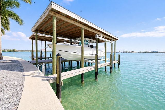 7801 9TH AVENUE S, St Petersburg, FL 33707