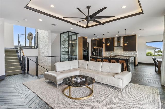 7801 9TH AVENUE S, St Petersburg, FL 33707