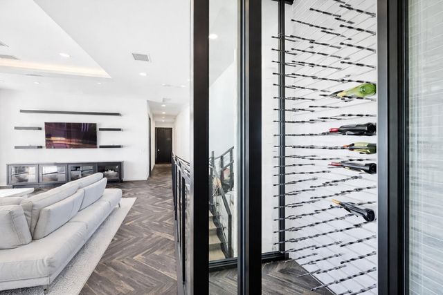 7801 9TH AVENUE S, St Petersburg, FL 33707