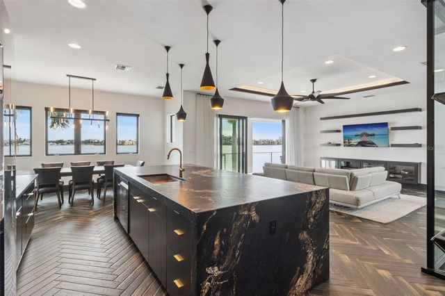 7801 9TH AVENUE S, St Petersburg, FL 33707