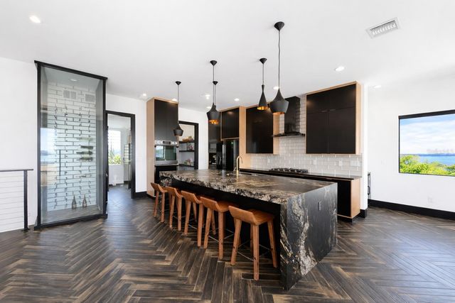 7801 9TH AVENUE S, St Petersburg, FL 33707