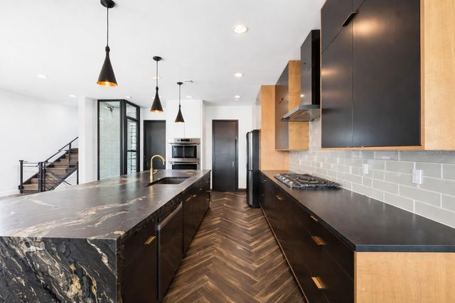 7801 9TH AVENUE S, St Petersburg, FL 33707