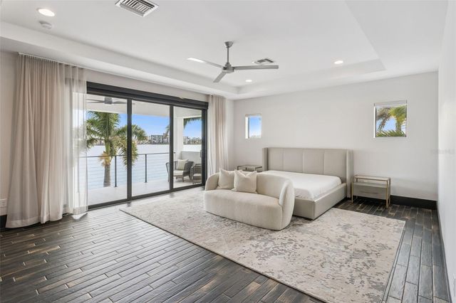 7801 9TH AVENUE S, St Petersburg, FL 33707