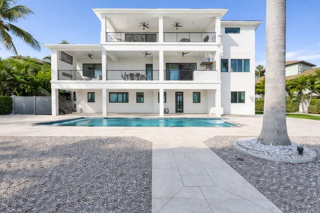 7801 9TH AVENUE S, St Petersburg, FL 33707