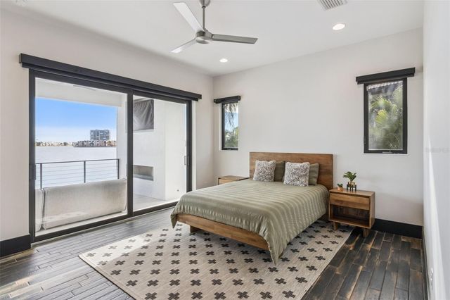 7801 9TH AVENUE S, St Petersburg, FL 33707