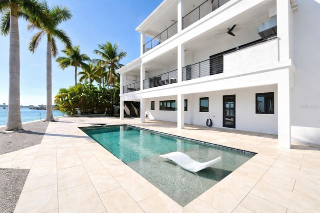 7801 9TH AVENUE S, St Petersburg, FL 33707